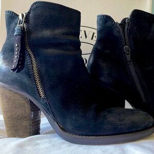 Steve Madden Women’s Black Nubuck Ryatt Zip Leather Ankle Boots - Size 8